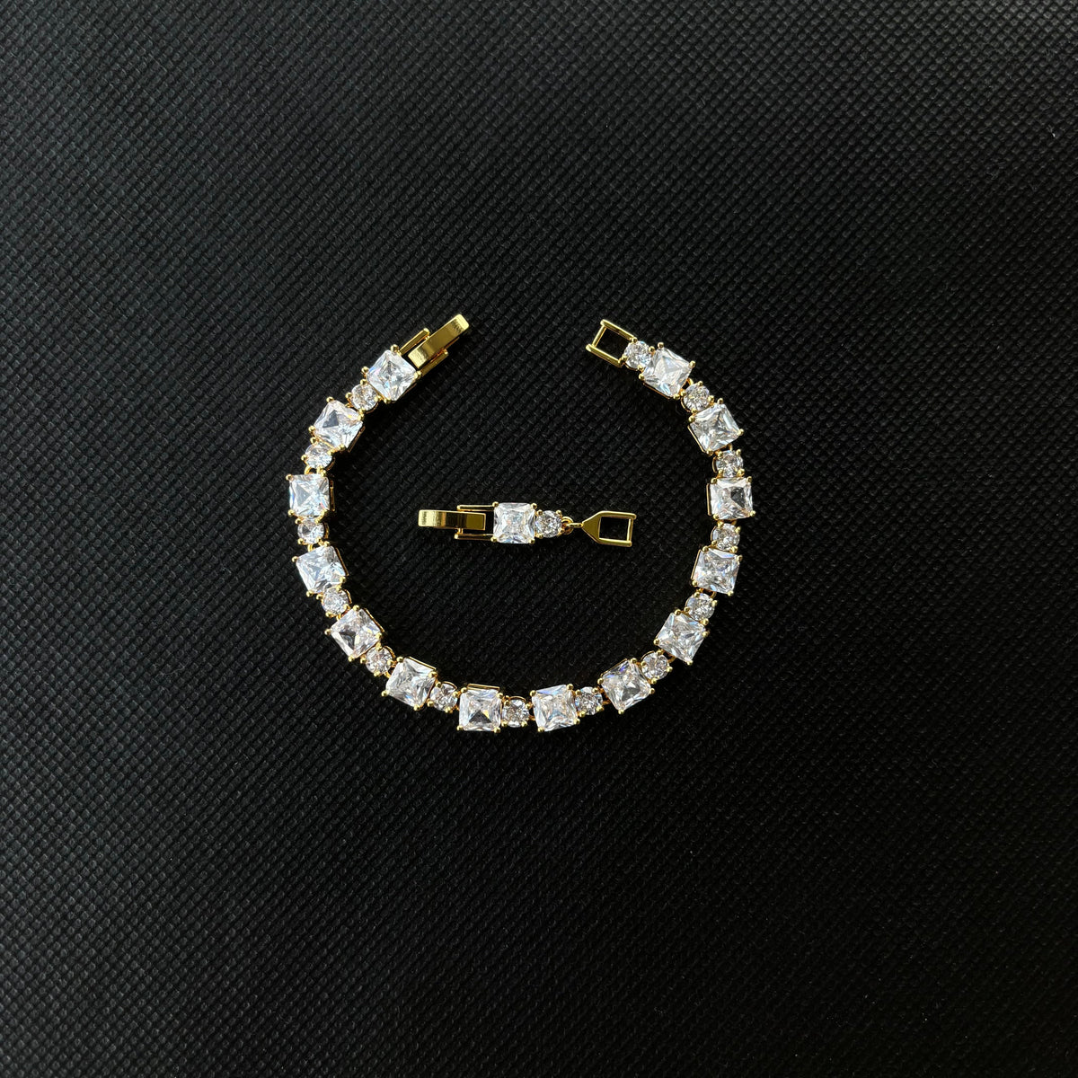 LUXE SQUARE BRACELET | GOLD