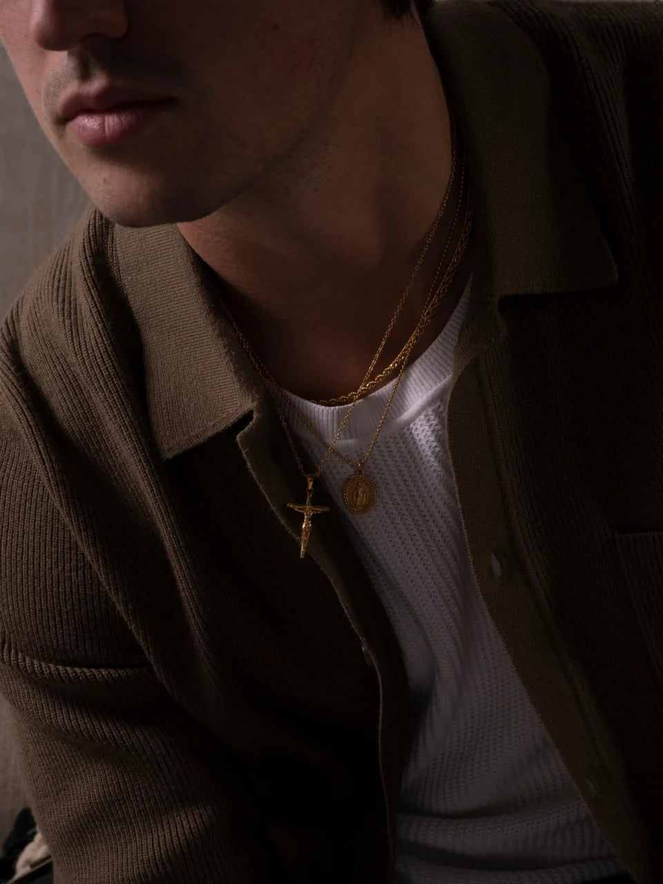 CRUCIFIX CHAIN | GOLD