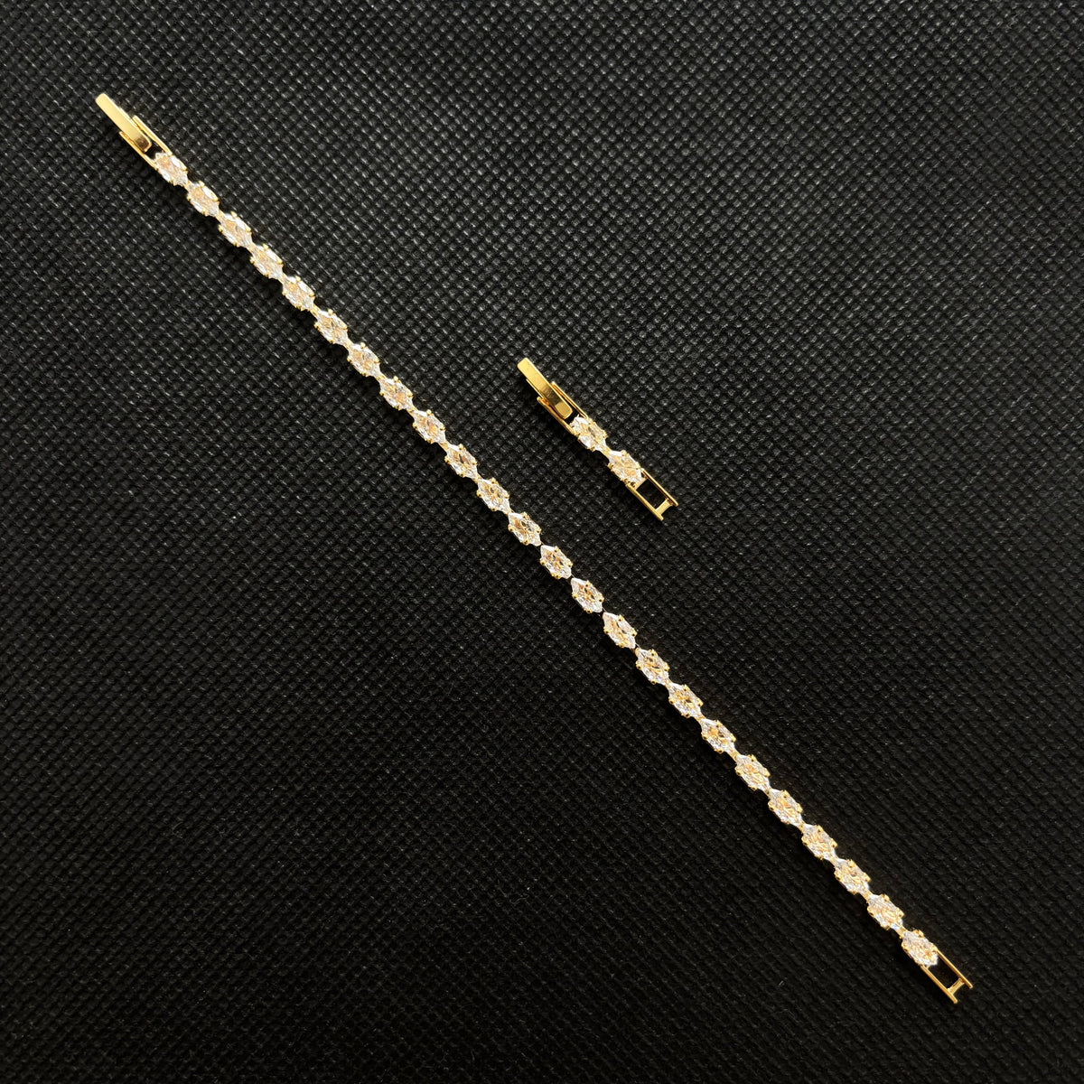 LUMIÈRE CRYSTAL BRACELET | GOLD