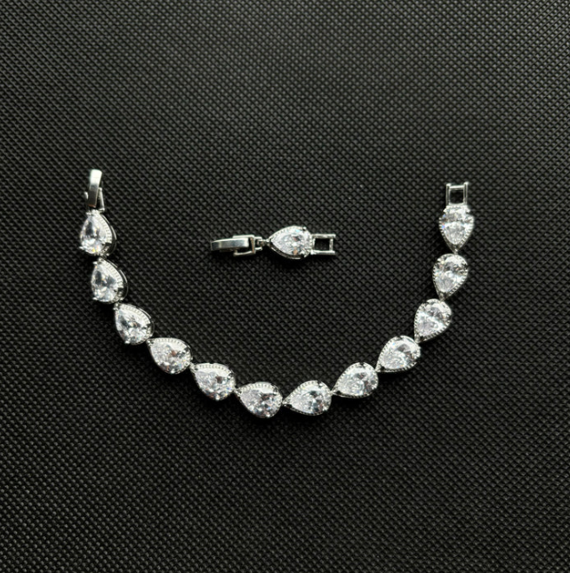 ÉCLAT RAINDROP BRACELET | SILVER