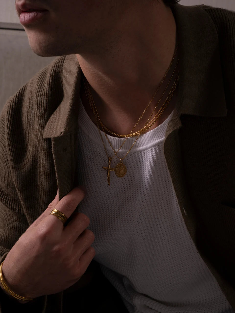 CRUCIFIX CHAIN | GOLD