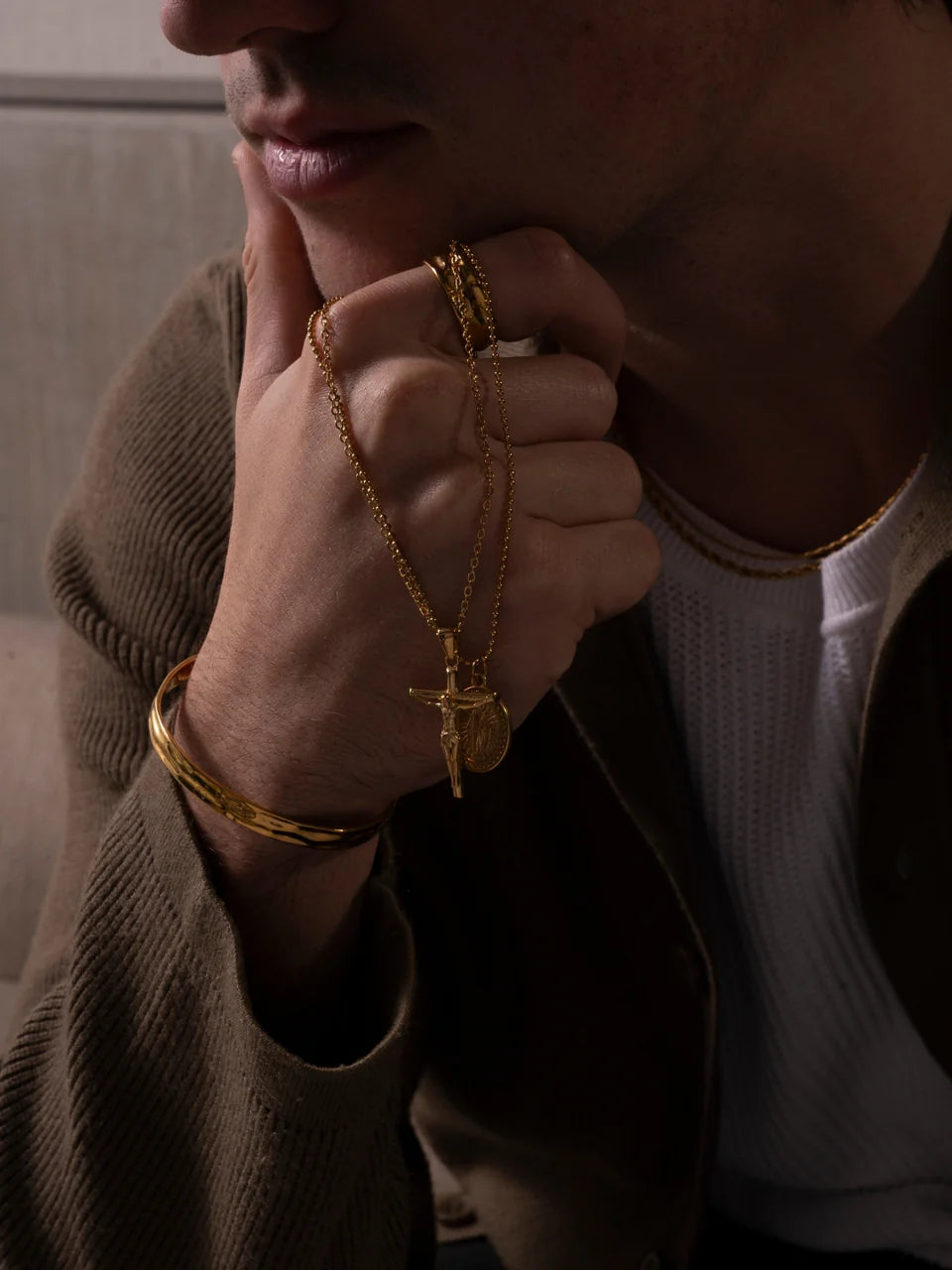 CRUCIFIX CHAIN | GOLD