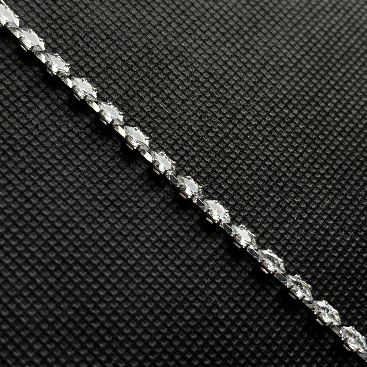 LUMIÈRE CRYSTAL BRACELET | SILVER