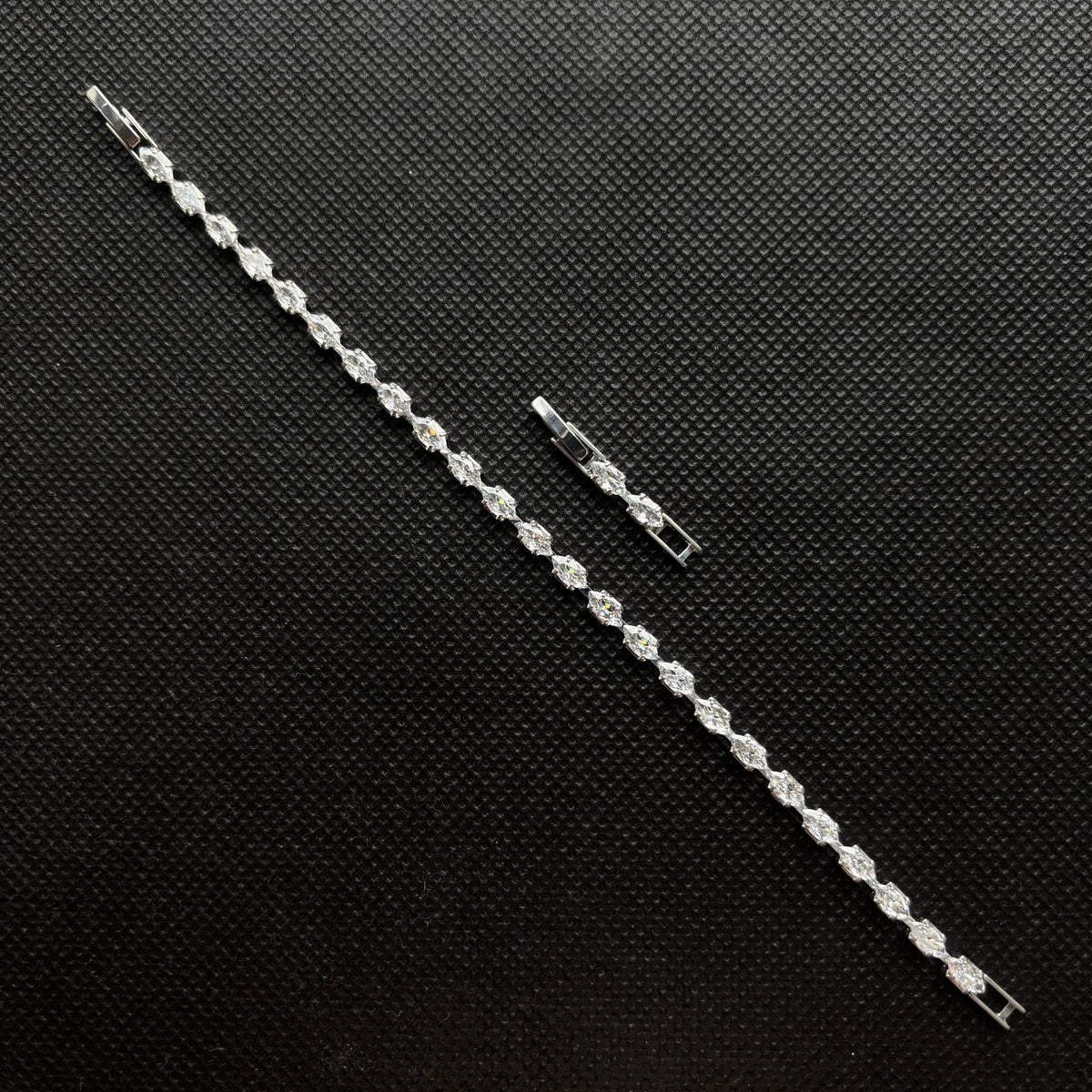 LUMIÈRE CRYSTAL BRACELET | SILVER