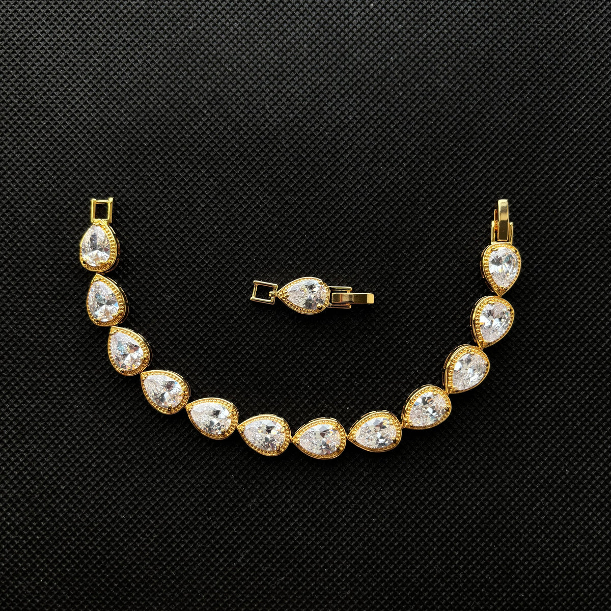 ÉCLAT RAINDROP BRACELET | GOLD