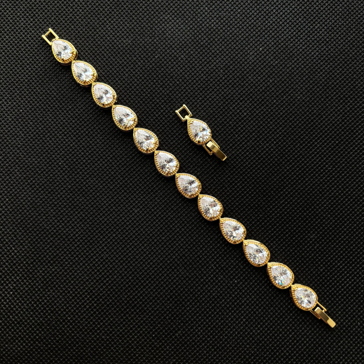 ÉCLAT RAINDROP BRACELET | GOLD