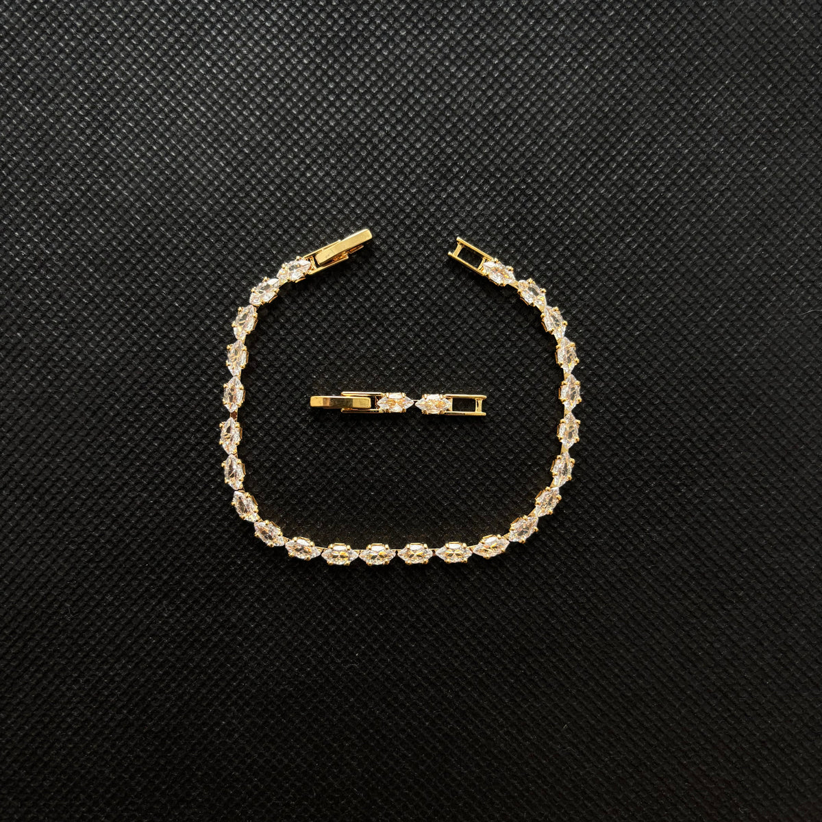 LUMIÈRE CRYSTAL BRACELET | GOLD