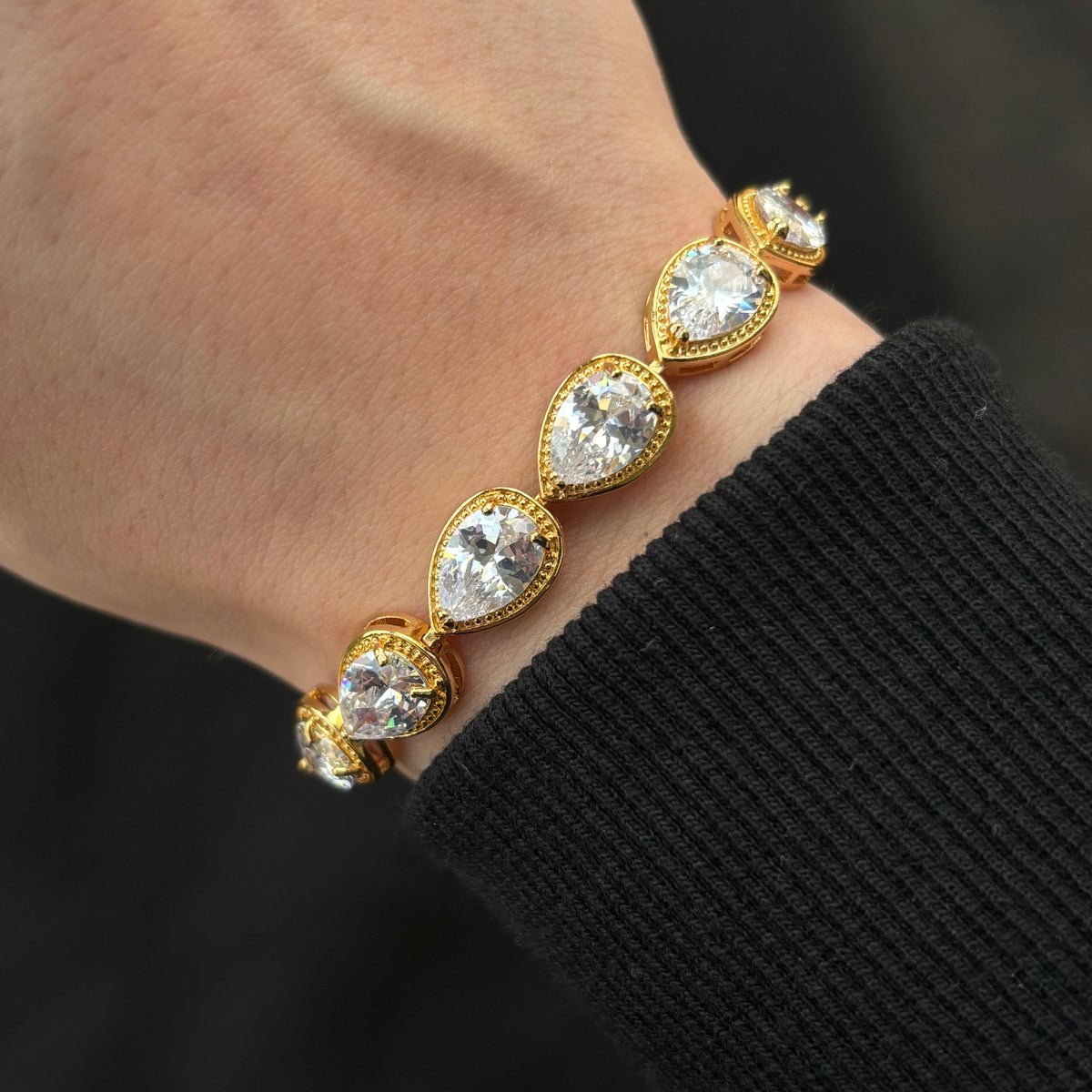 ÉCLAT RAINDROP BRACELET | GOLD
